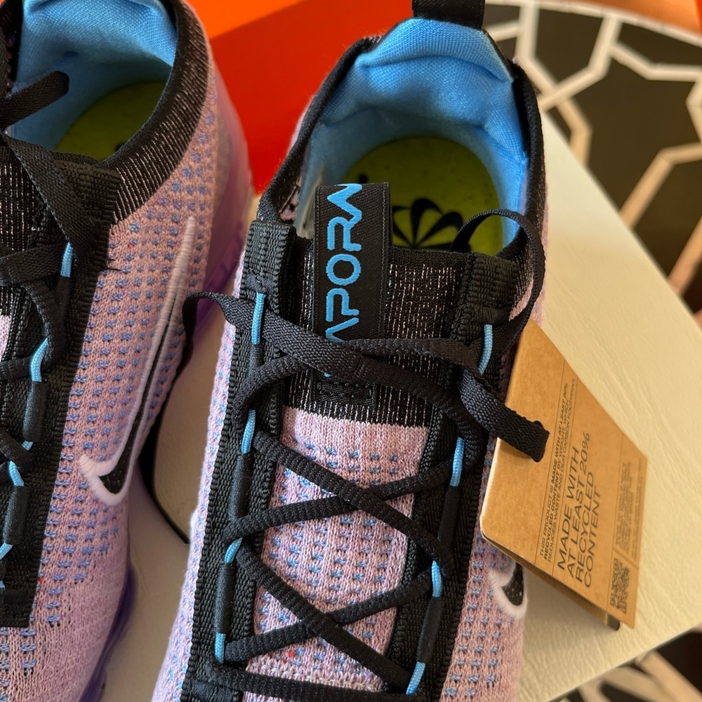**SOLD** Nike Air VaporMax 2021 Flyknit "Lilac/Black/Barely Grape/Universi Blue" - Picture 8 of 16